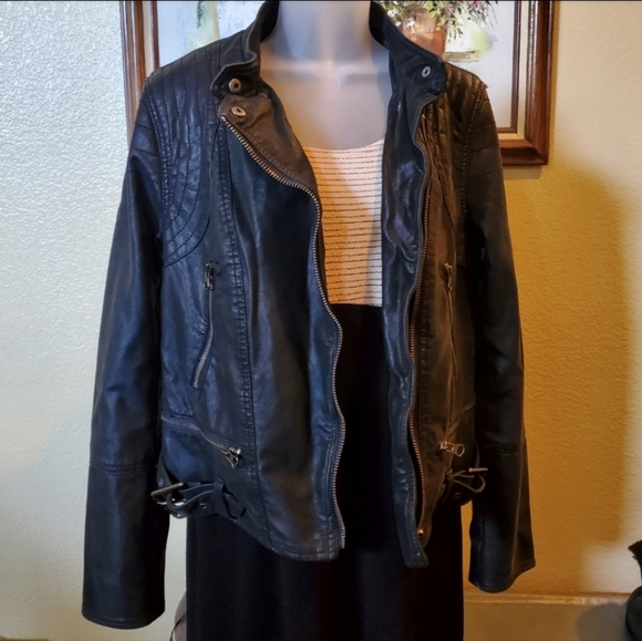 Free People We The Free Fenix Vegan Moto Buckle Biker Cool Leather Jacket Sz Med - Picture 3 of 13